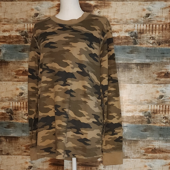 croft & barrow Tops - Croft & Barrow camouflage green long sleeve L